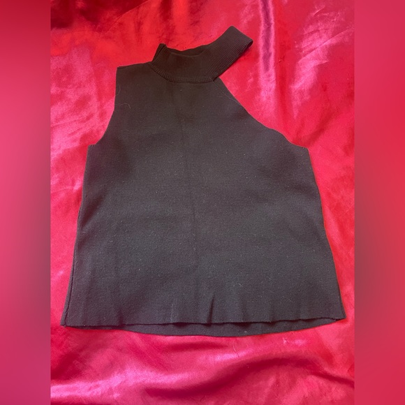 Cut out crop top - Picture 1 of 2